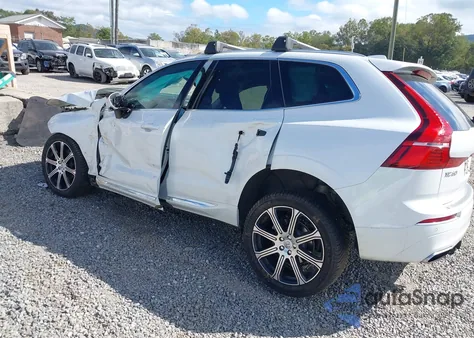 2021 Volvo Xc60 T5 Inscription z USA, uszkodzony, nr VIN YV4102DL4M1860713